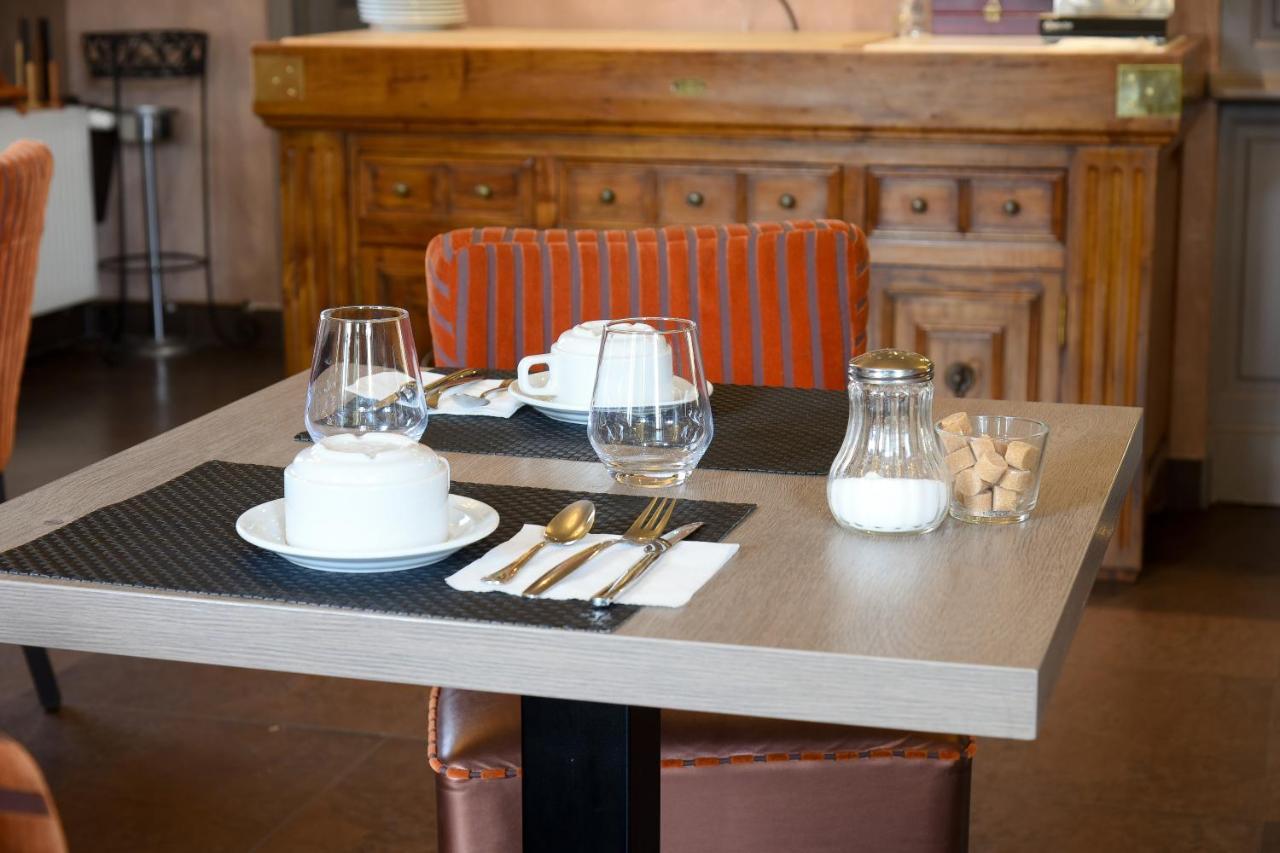 Auberge La Renaissance Asnieres-sur-Oise ภายนอก รูปภาพ